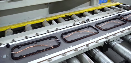 the assembly process of walk through metal detector
